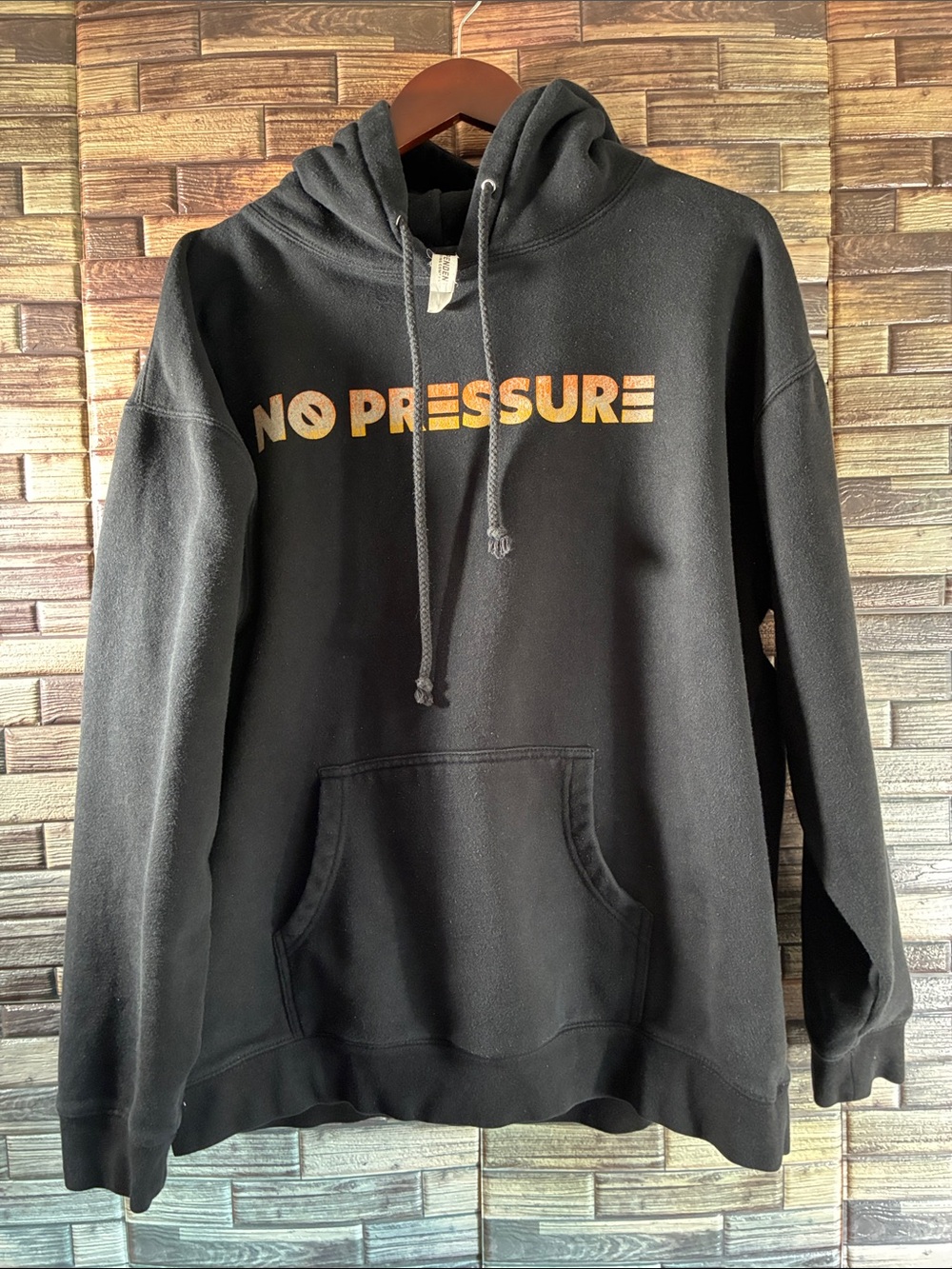 Pre Owned Men’s Black Logic No Pressure Hoodie XL Independent Trading Co